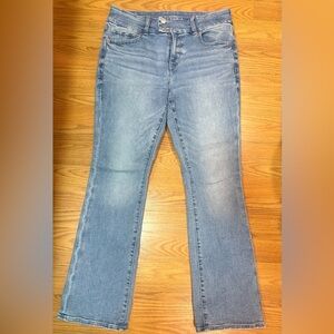 American Eagle Outfitters Light Blue Flare Jeans size 8 short